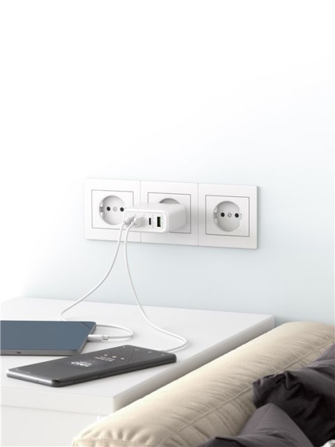 Ładowarka sieciowa 3x USB-C USB 68W Goobay BIAŁA