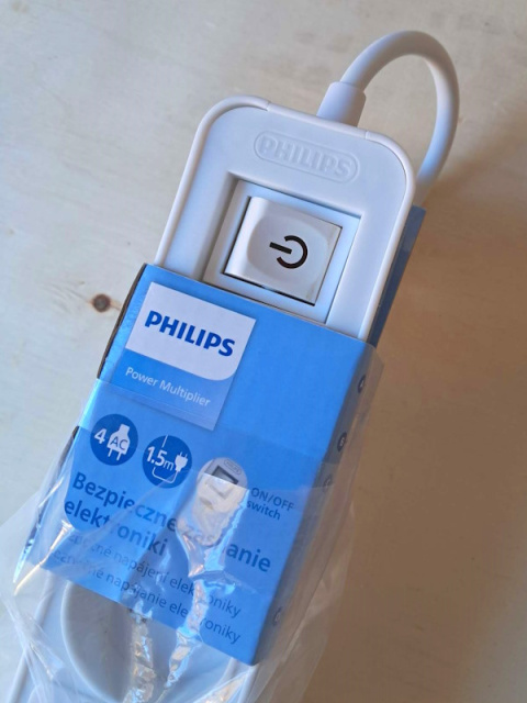 Przedłużacz 4 gniazda 1,5m z włącznikiem biały Philips