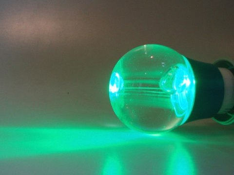 Żarówka LED Gais E27 3W RGB z pilotem fioletowa