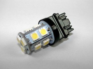 Żarówka T20 3157 5050*13 12V 2,0W CW -