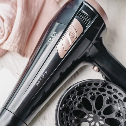 Adler Suszarka ze zwijanym przewodem - 2400W + dyfuzor