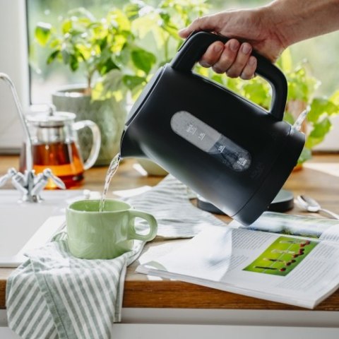 Adler Czajnik elektryczny 1,7 L | STRIX | Płaska grzałka | Automatyczne wyłączanie | czarny