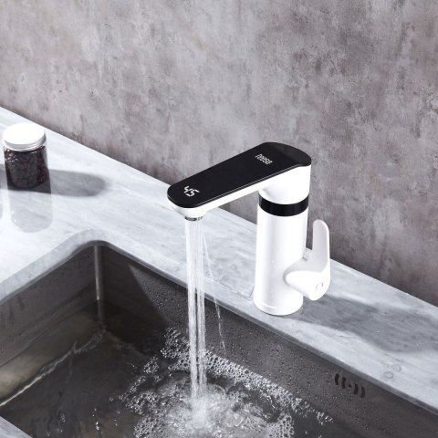 Przepływowy podgrzewacz wody - bateria stojąca biała