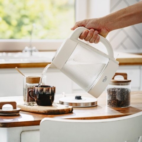 Adler Czajnik elektryczny szklany | Pojemność 1,8 L | Podświetlenie LED