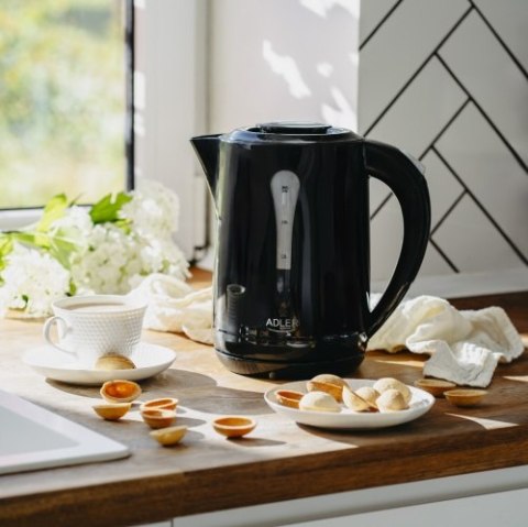 Adler Czajnik plastikowy 2,5 L
