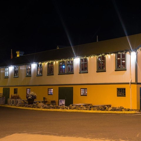 Projektor LED V-TAC CREE CHIP 100W 135lm/W czarna obudowa przewód 1m IP65 VT-44101 4000K 11480lm 6 lat gwarancji