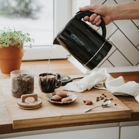 Adler Czajnik elektryczny 1,7L z filtrem antywapiennym i automatycznym wyłączaniem