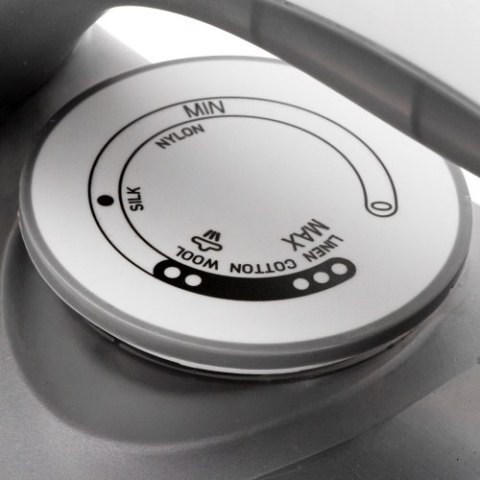 Adler Żelazko parowe z ceramiczna stopą