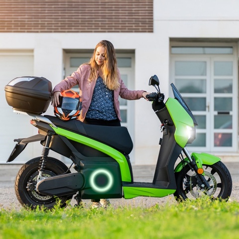 Ładowarka do roweru, skutera, elektrycznego 36V 42V 2A 5.5*2.5 Qoltec
