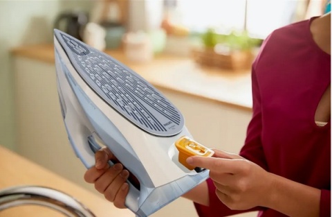 Żelazko parowe jasnoniebieskie- szare Philips DST 7011/20