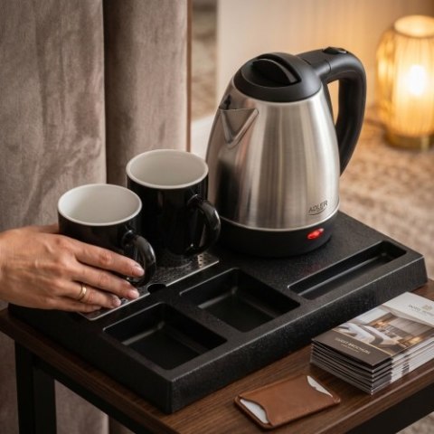 Adler Czajnik hotelowy ze stali nierdzewnej 1,2 l | Taca powitalna z kubkami i przegródkami