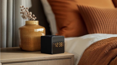 Radiobudzik Philips TAR4500/10 z ładowarką USB i cyfrowym tunerem FM